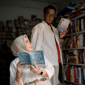 Mass Image Compressor Compressed this image. https://sourceforge.net/projects/icompress/ with Quality:40