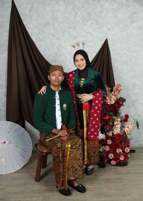 Mass Image Compressor Compressed this image. https://sourceforge.net/projects/icompress/ with Quality:35