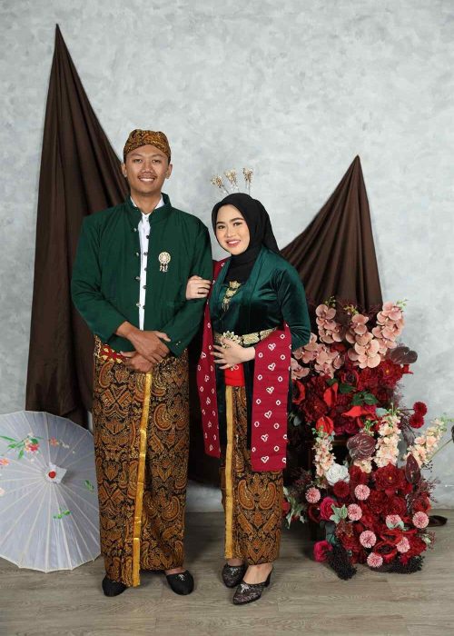 Mass Image Compressor Compressed this image. https://sourceforge.net/projects/icompress/ with Quality:35