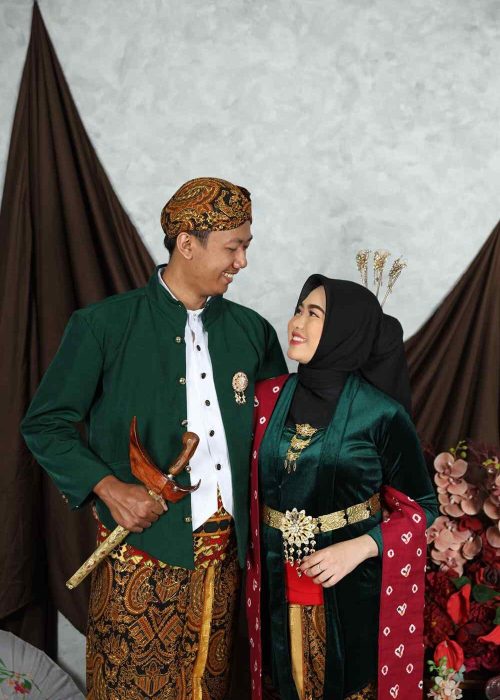 Mass Image Compressor Compressed this image. https://sourceforge.net/projects/icompress/ with Quality:35