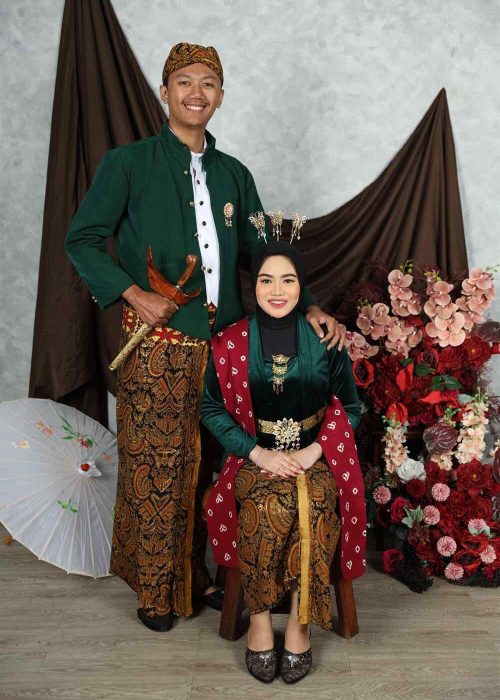 Mass Image Compressor Compressed this image. https://sourceforge.net/projects/icompress/ with Quality:35