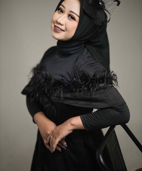 Mass Image Compressor Compressed this image. https://sourceforge.net/projects/icompress/ with Quality:35